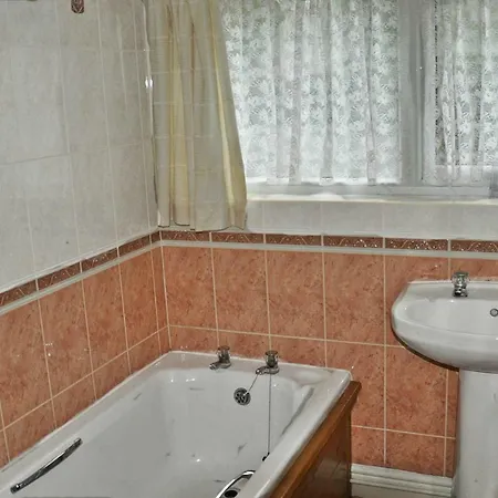 Greenbank House - Get Together In A Spacious House